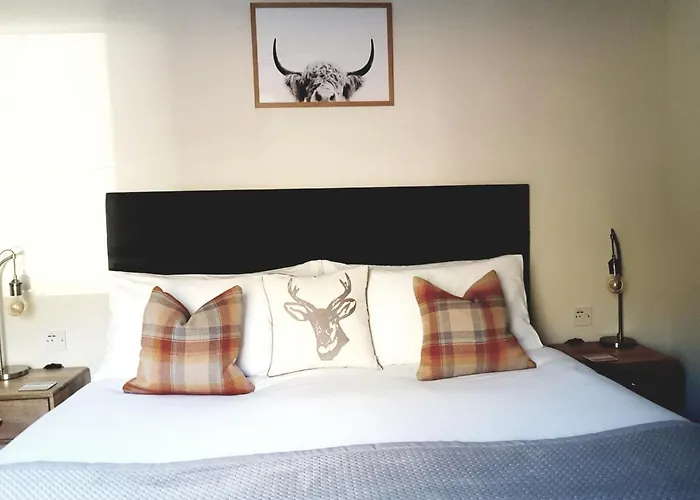 Airanloch, Loch Ness, Adult Only